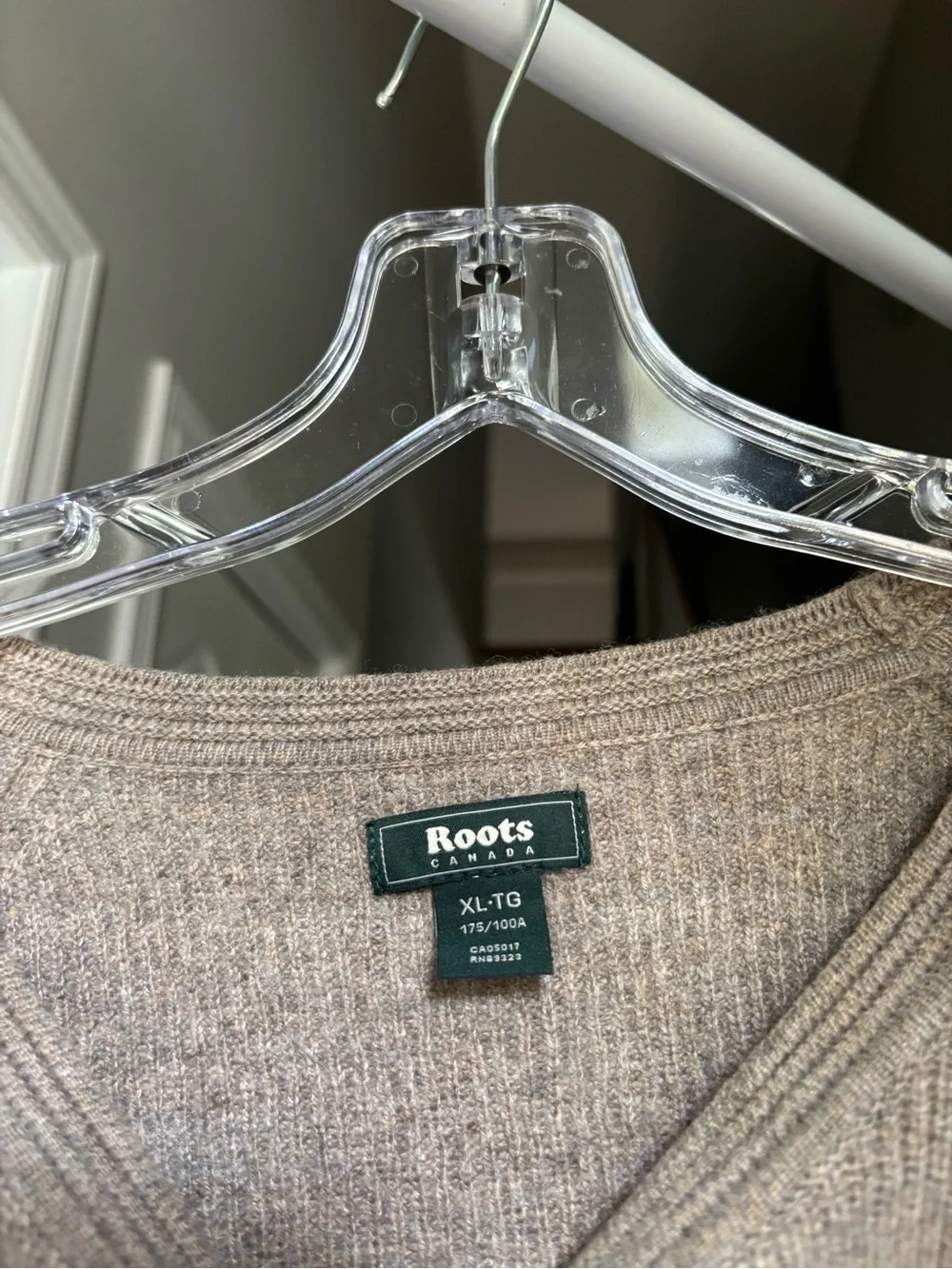 Roots Women’s Beige Crewneck Sweater - Picture 4 of 4